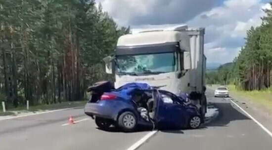 Опубликованы кадры смертельного ДТП в Приангарье: погибли трое, в том числе ребенок