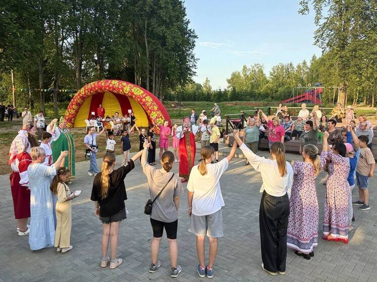 В Барятине прошел праздник одежды для царей и крестьян