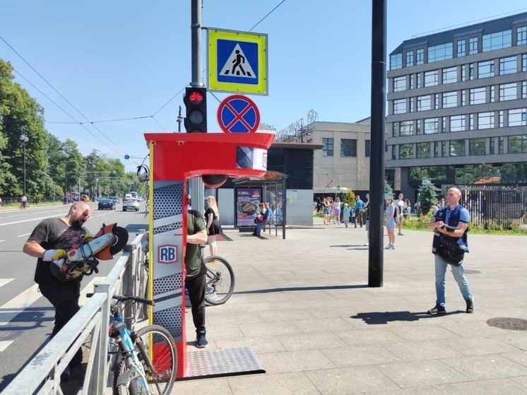 В Петербурге демонтировали 10 нелегальных автоматов-силомеров