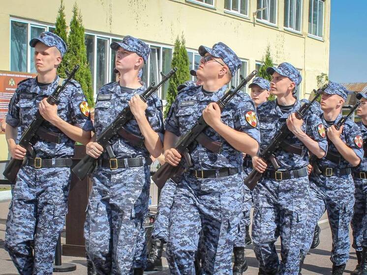 Ленинградцы, пополнившие Измайловский полк Росгвардии, приняли присягу