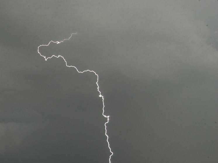 Из-за грозы продлили «желтый» уровень погодной опасности в Подмосковье