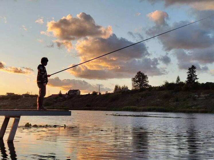 Михаил Ведерников поздравил рыбаков с праздником