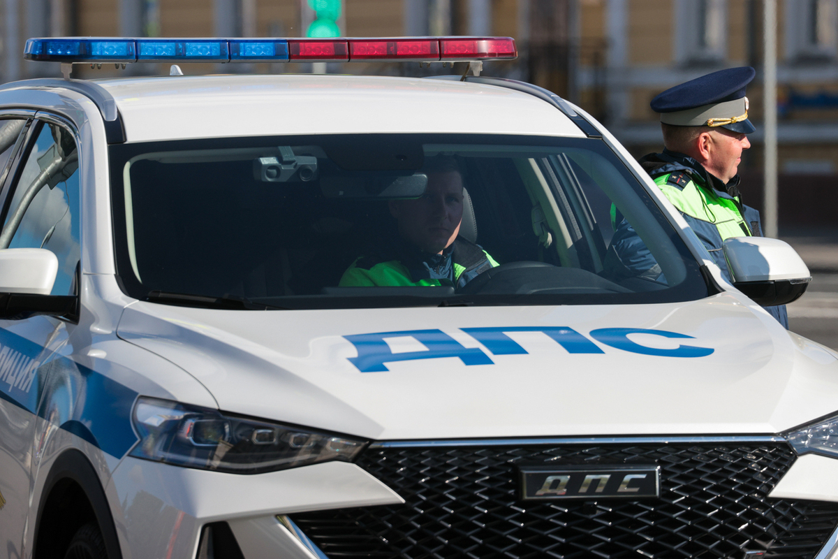 Под Краснодоном водитель на Audi сбил молодого дорожного рабочего