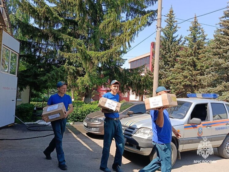 Узловские спасатели отправили гуманитарный груз на Курское направление