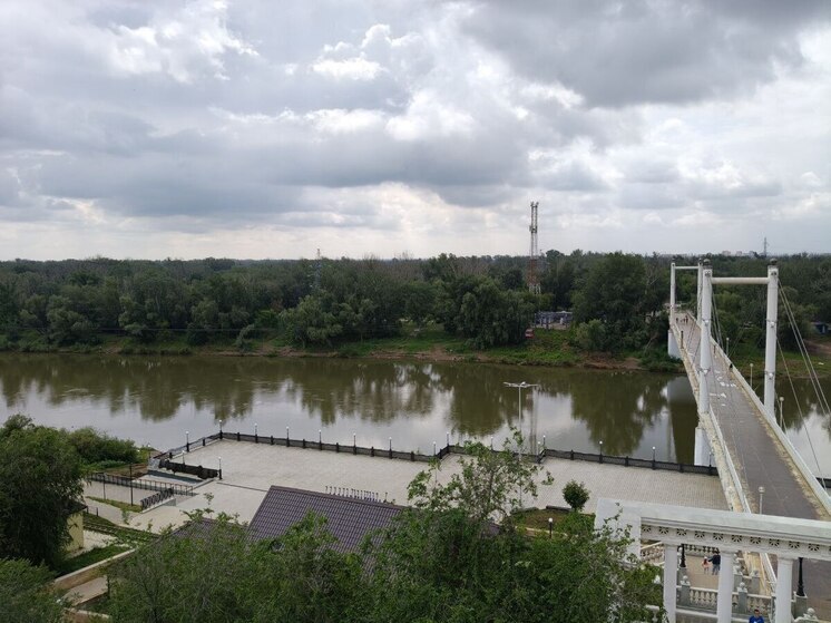 В Оренбурге, в Урале в районе Красной площади утонул подросток