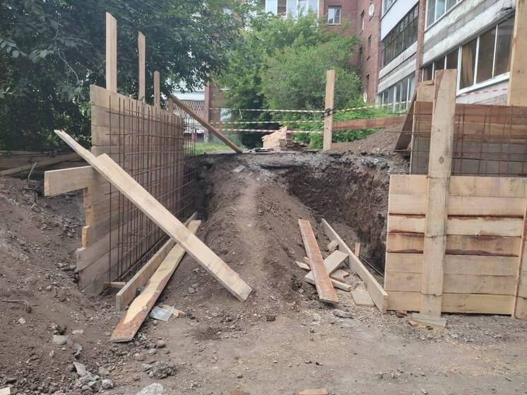 В Иркутске обновляют подпорные стены в Свердловском округе