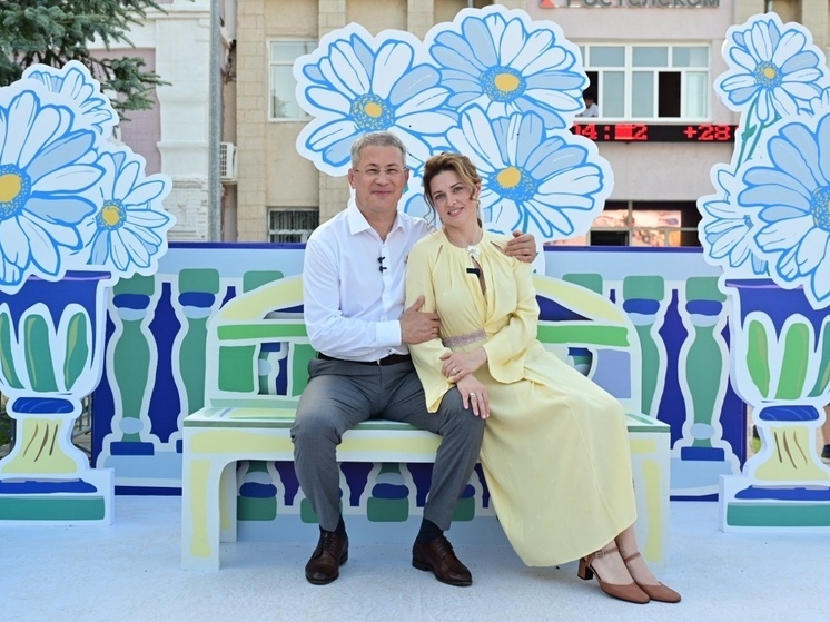 Радий Хабиров с супругой объявили пол будущего ребенка