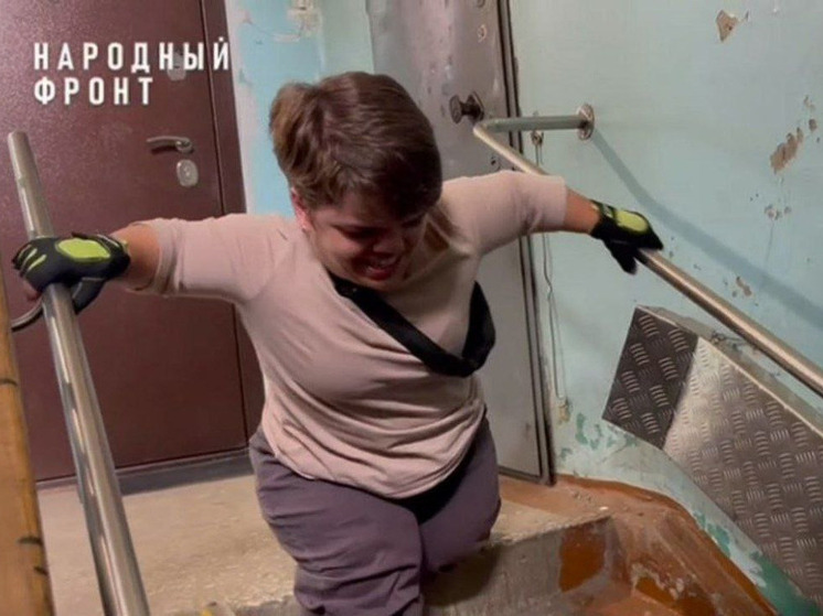 Председатель Следственного комитета России Александр Бастрыкин взял на контроль проверку сообщения о нарушении прав инвалида-колясочницы в Барнауле. В сети ранее писали, что девушка не может самостоятельно воспользоваться пандусом в доме, так как он слишком крутой.
