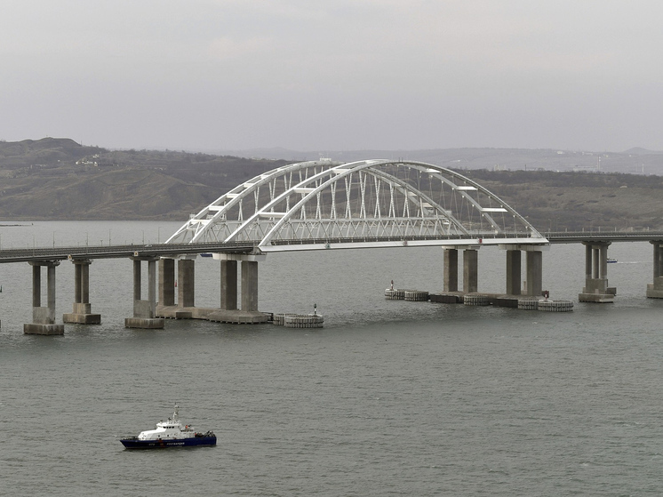 La coda all'ingresso del ponte di Crimea da Taman è cresciuta fino a 1.250 auto