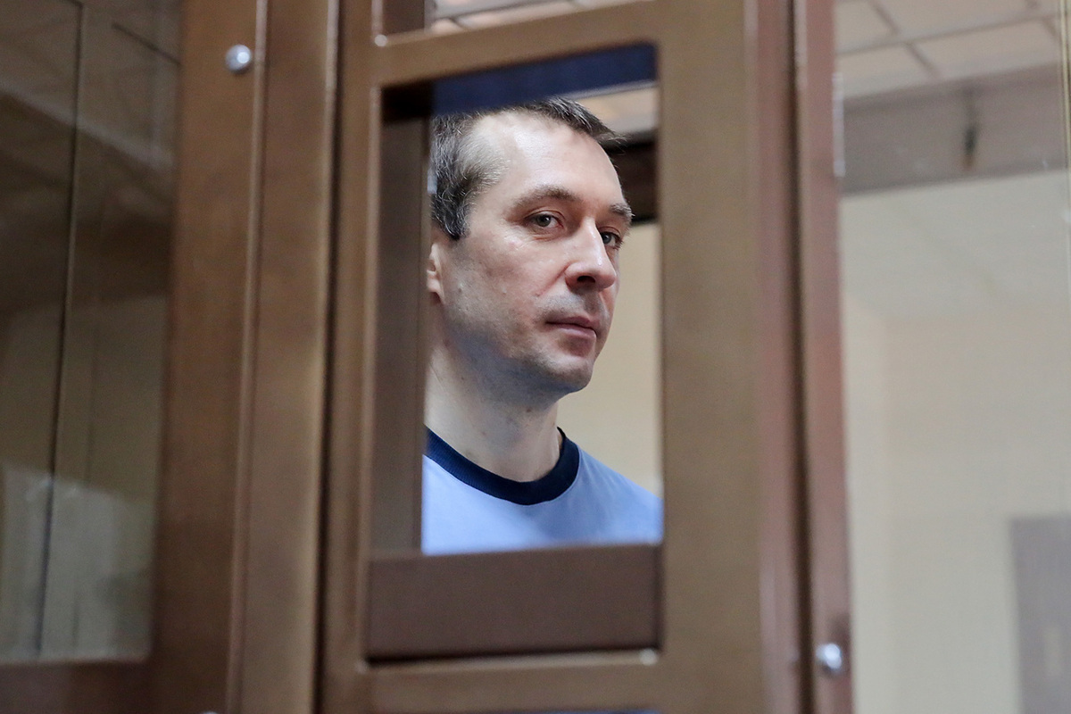 Суд отказал экс-полковнику Захарченко в переводе в колонию ближе к дочери