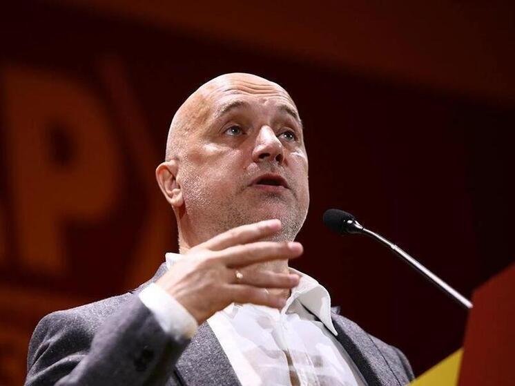 Захар Прилепин назван самым упоминаемым в сети писателем России