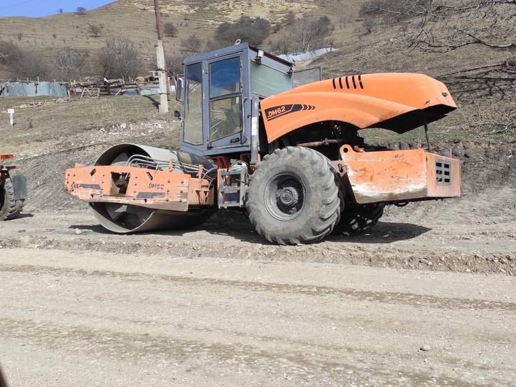 В Ингушетии ремонтируют дорогу к отдаленному селу Сагопши