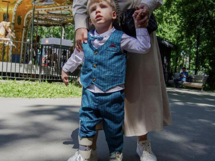 В Новосибирске женщина, потерявшая близнецов, усыновила малыша с ДЦП