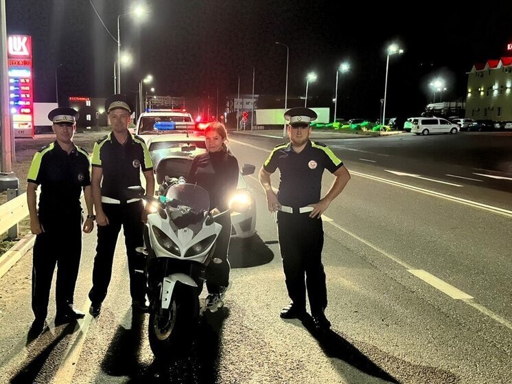 Волгоградские полицейские помогли мотоциклистке из Казани
