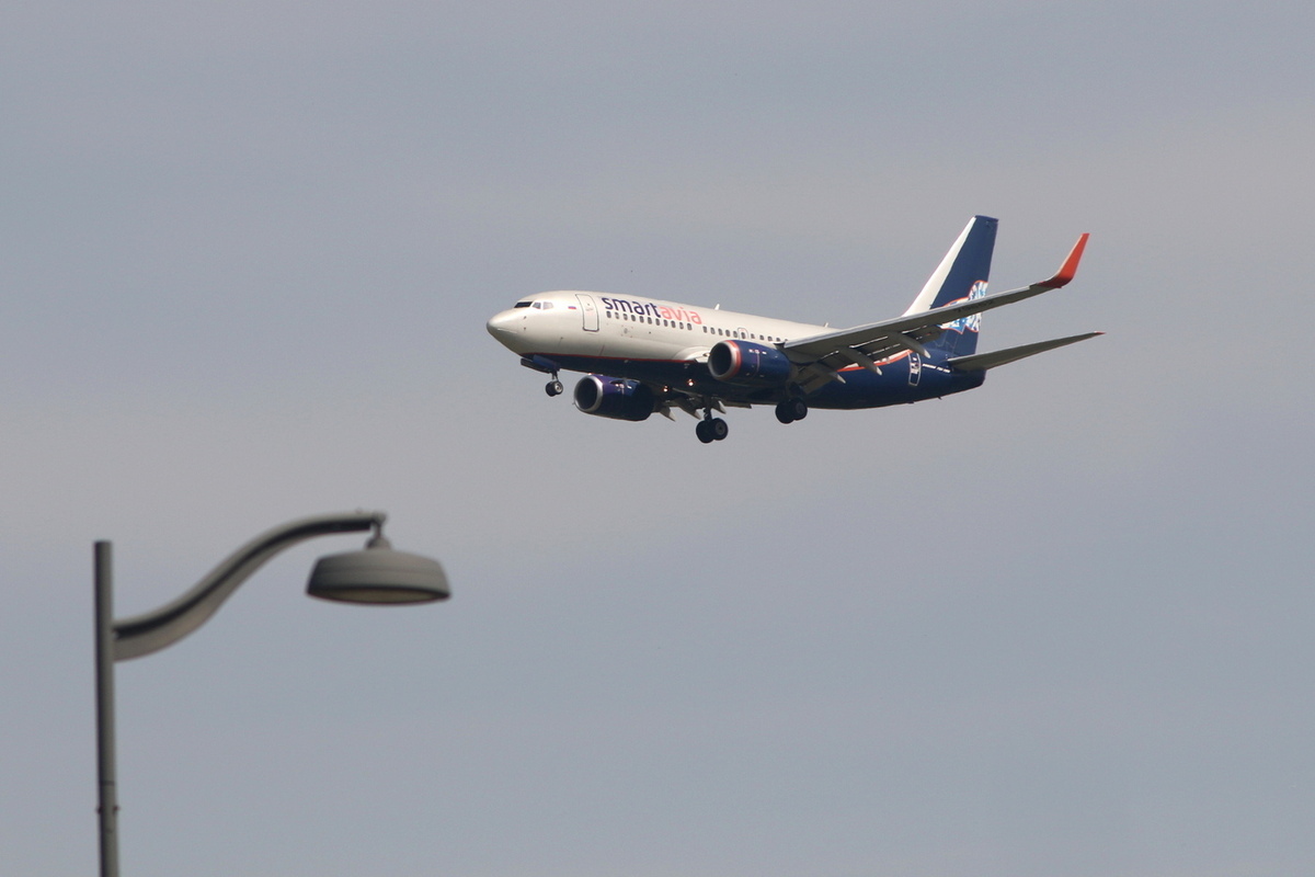 Пилоты Boeing 737-800 подверглись лазерной атаке при заходе на посадку в Москву