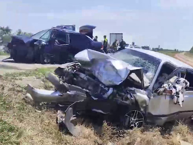 В ДТП на трассе под Волгоградом с 2 иномарками скончался водитель