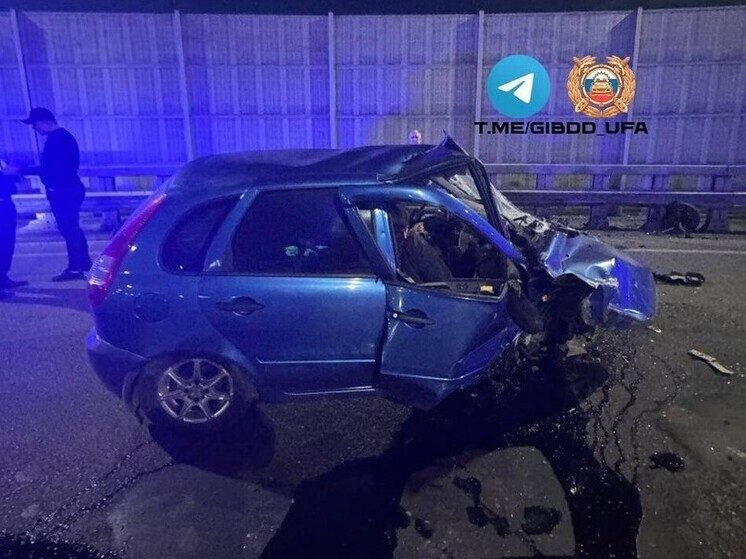 Молодой водитель в Уфе врезался в металлическое ограждение