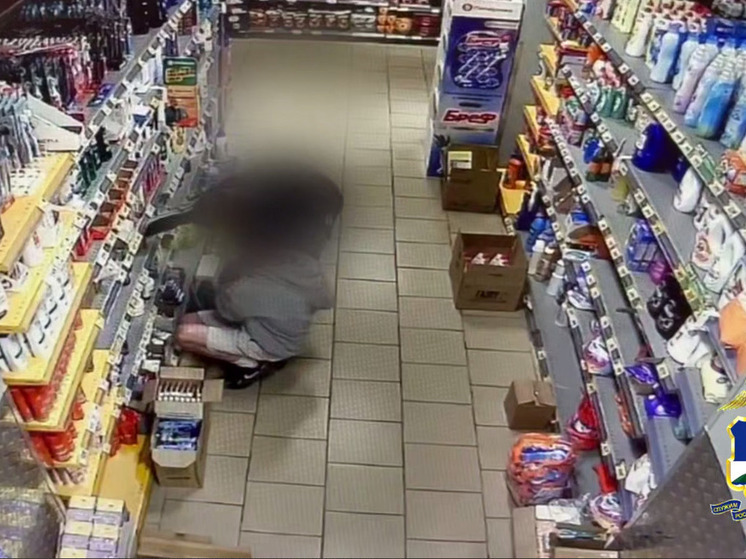 В Улан-Удэ два юных вора решили в жару красть мужской дезодорант
