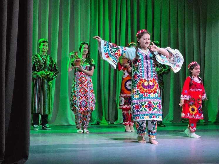 В Новороссийске фестиваль «ЭтноКрасавица» встретил гостей атмосферными национальными костюмами, танцами и песнями