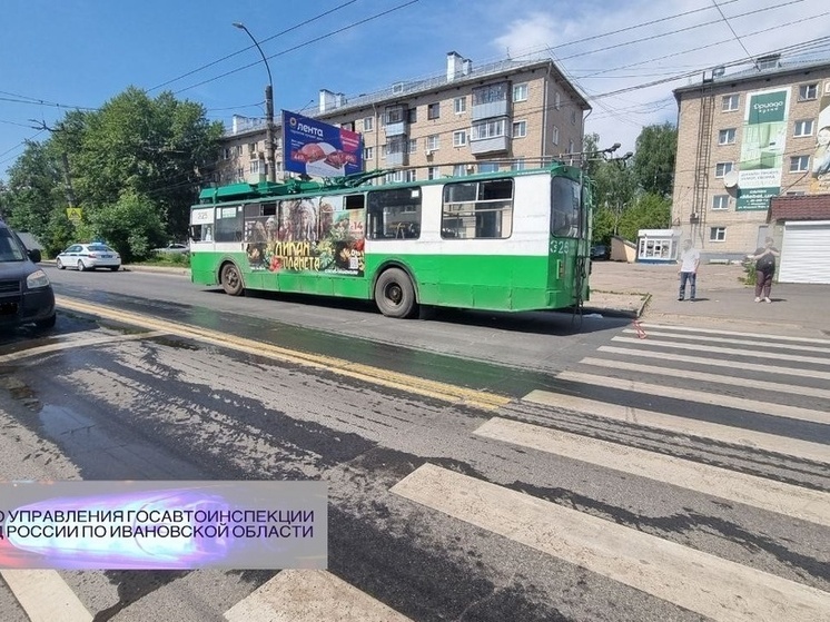 В Иванове троллейбус сбил на зебре пожилую женщину