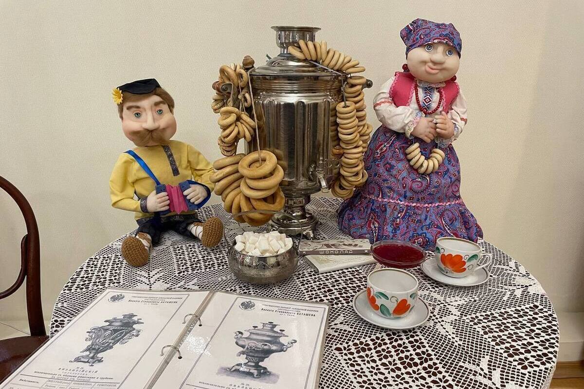 Чай, самовары и Хармс: в Пензенском Литературном музее открылась выставка «У самовара»