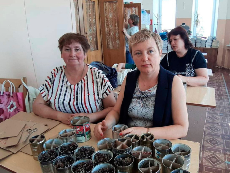 Тамбовские активисты начали изготовление окопных свечей для бойцов
