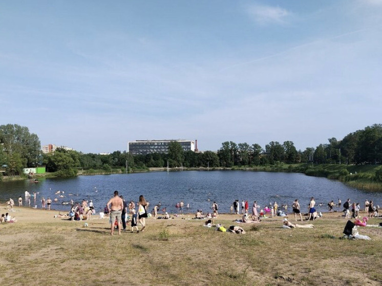 С начала лета в водоемах Петербурга утонули восемь человек