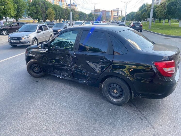 Байкер попал в больницу после неудачного маневра легковушки