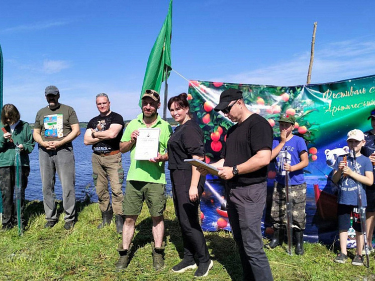 В Архангельской области обсудили "проходные дни" для рыбы на фестивале семейной рыбалки