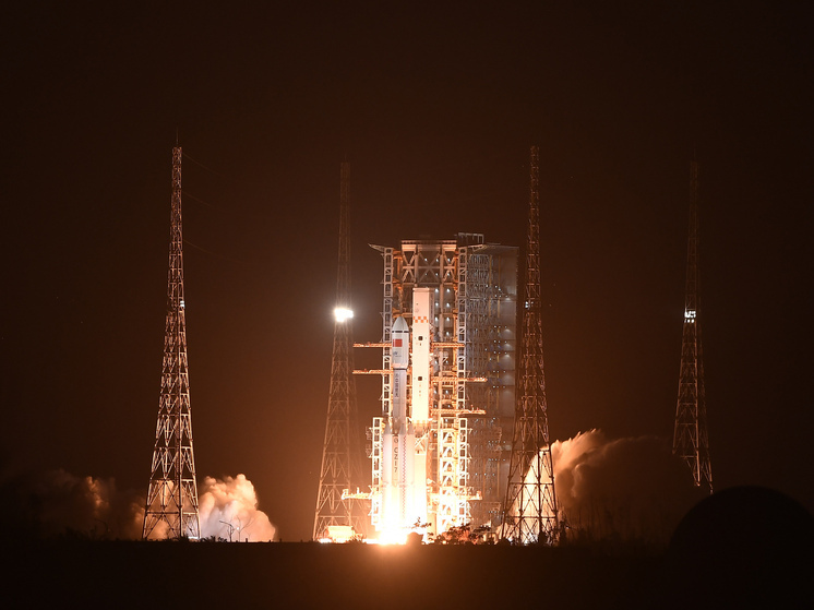 Грузовой корабль Tianzhou-9 («Тяньчжоу-9») успешно пристыковался к основному модулю китайской орбитальной станции, сообщает Центральное телевидение Китая