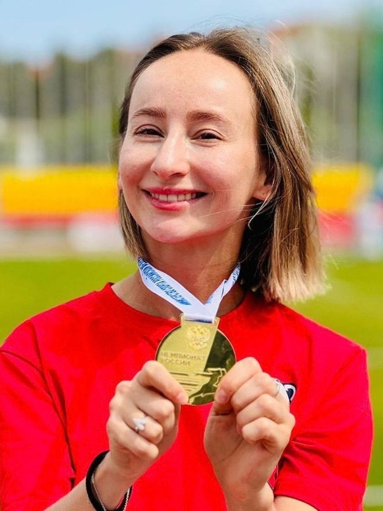 Un atleta de pista y campo del Distrito Autónomo Yamal-Nenets gana oro y plata en el campeonato ruso.