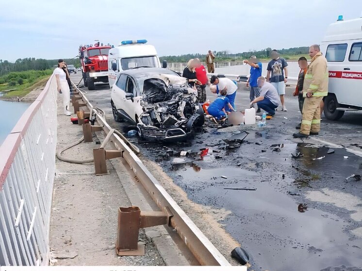 Дорожный рабочий погиб в Хабаровском крае: на него наехала иномарка