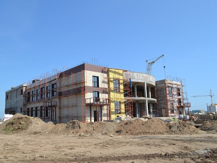 Минстрой Хакасии показал фото со стройки ДК за 388 млн рублей