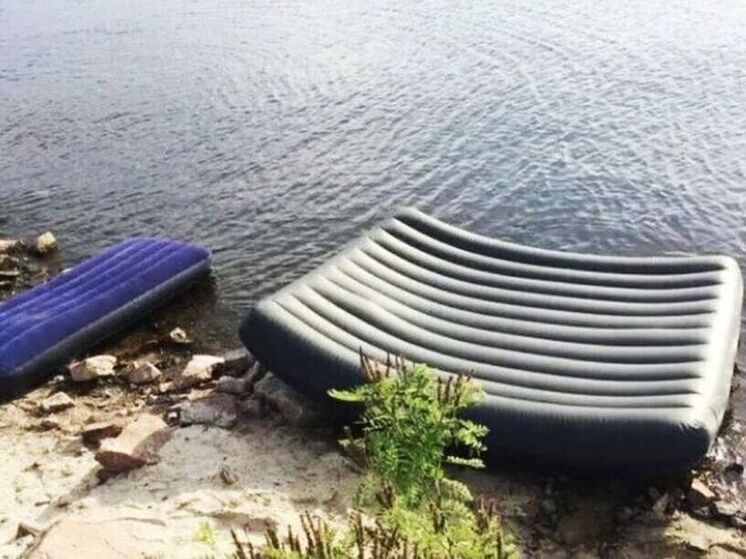 Мужчину на надувном матрасе спасли на Иркутском водохранилище