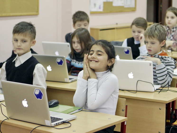 Rybalchenko: El período de estudio en las escuelas debería reducirse a ocho y diez años.