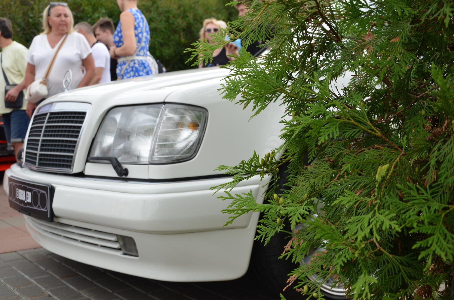 Ретро-автомобиль на выставке