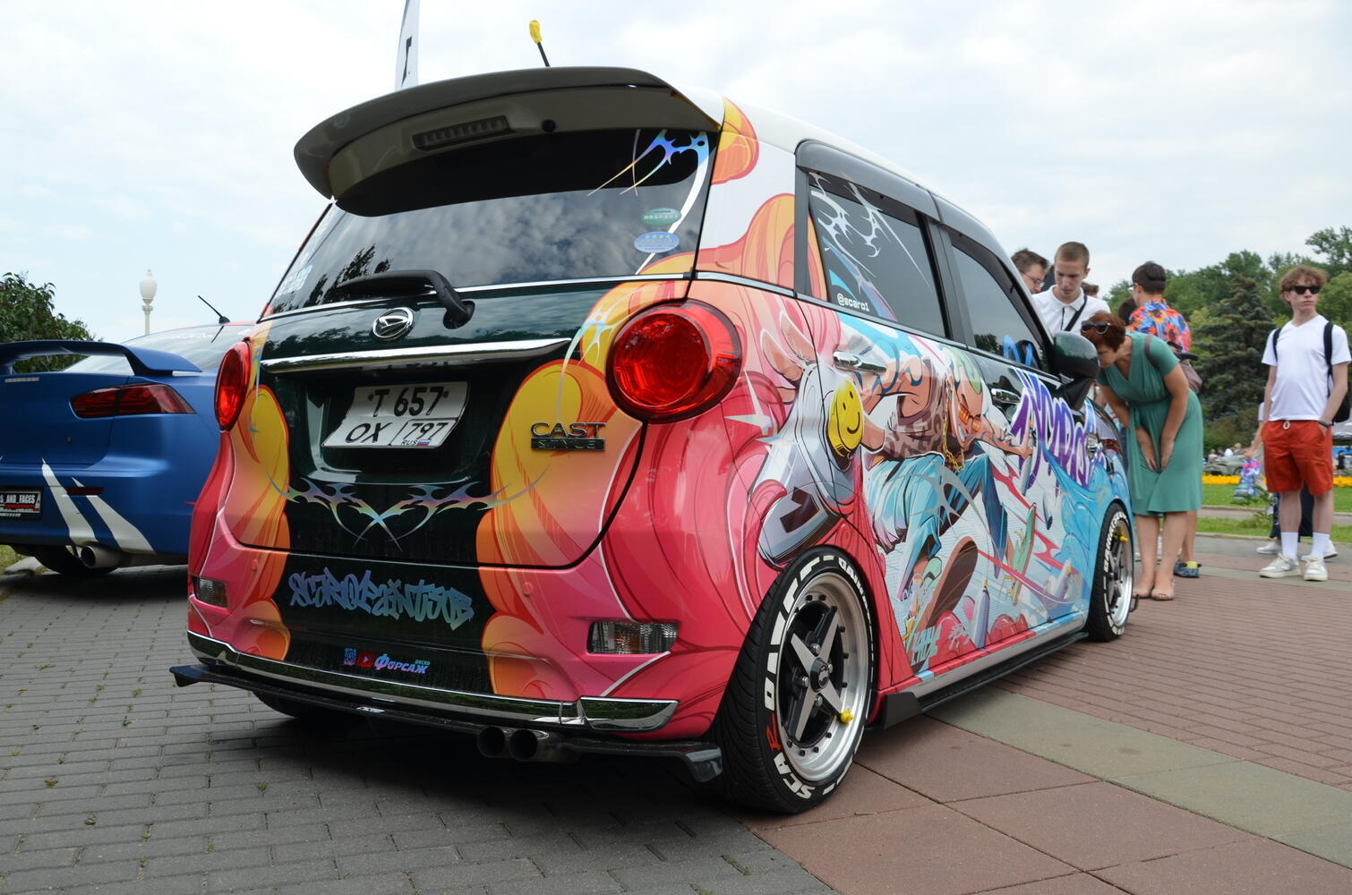 Ретро-автомобиль на выставке