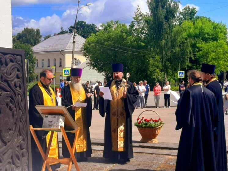 Молебен в день основания города прошел в Порхове