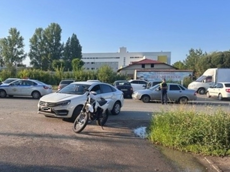 Водитель «Весты» врезался в 15-летнего мотоциклиста в Самарской области 14 июля