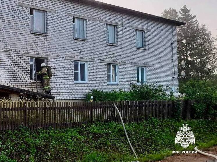 Неосторожное курение привело к пожару в Тверской области, где погиб человек