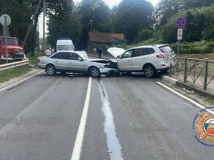 В Черняховском районе столкнулись два легковых авто