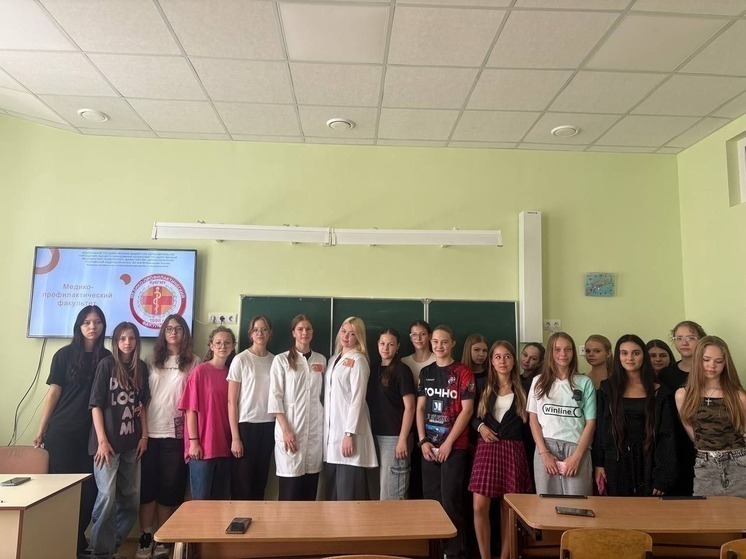 Студентки КубГМУ провели профориентационные встречи со школьниками в Геленджике и Краснодаре