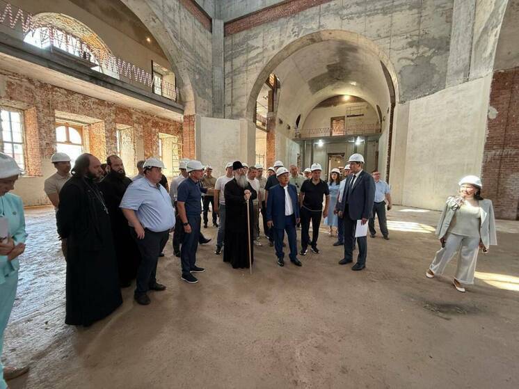 Минниханов посетил Казанский Богородицкий монастырь