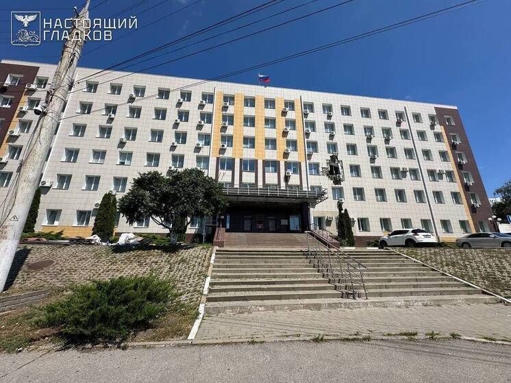 Женщина пострадала при атаке беспилотников на здание суда в Белгороде