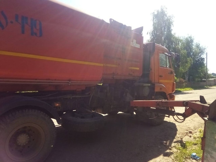 В Пинегу компанией по вывозу коммунальных отходов доставлен новый автомобиль