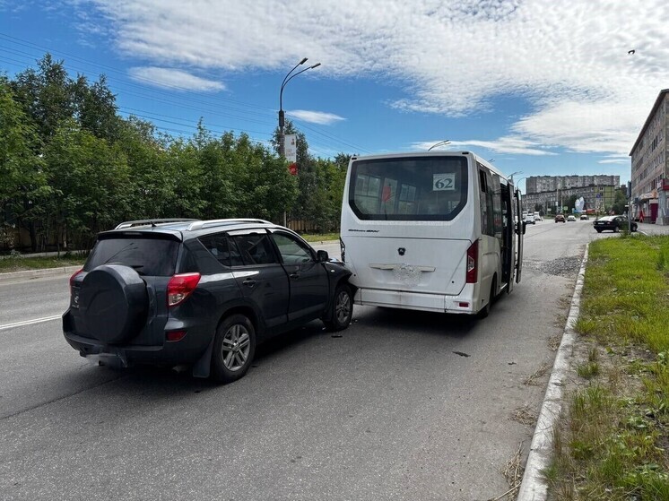 В Мурманской области два человека пострадали в ДТП