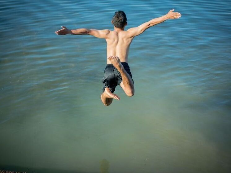 В Башкирии подросток нырнул в реку и сломал позвоночник