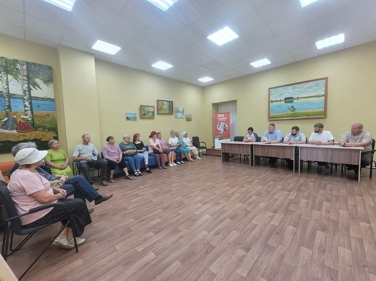 Глава Няндомского округа Александр Кононов провёл встречу с жителями деревни Макаровская