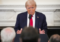 Президент США Дональд Трамп пообещал ввести пошлины в размере 100% в отношении России и её торговых партнеров, если в ближайшие 50 дней не будет урегулирован конфликт на Украине