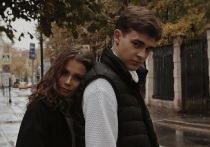 Выступающие в танцах на льду российские фигуристы Софья Шевченко и Андрей Ежлов порадовали подписчиков, сняв забавное видео. Спортсмены попытались повторить челлендж, ставший популярным в соцсетях.